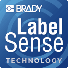 Una etiqueta LabelSense de Brady que indica el uso de la tecnología inteligente LabelSense.