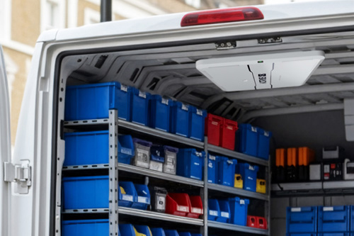 lector RFID fijo en una furgoneta